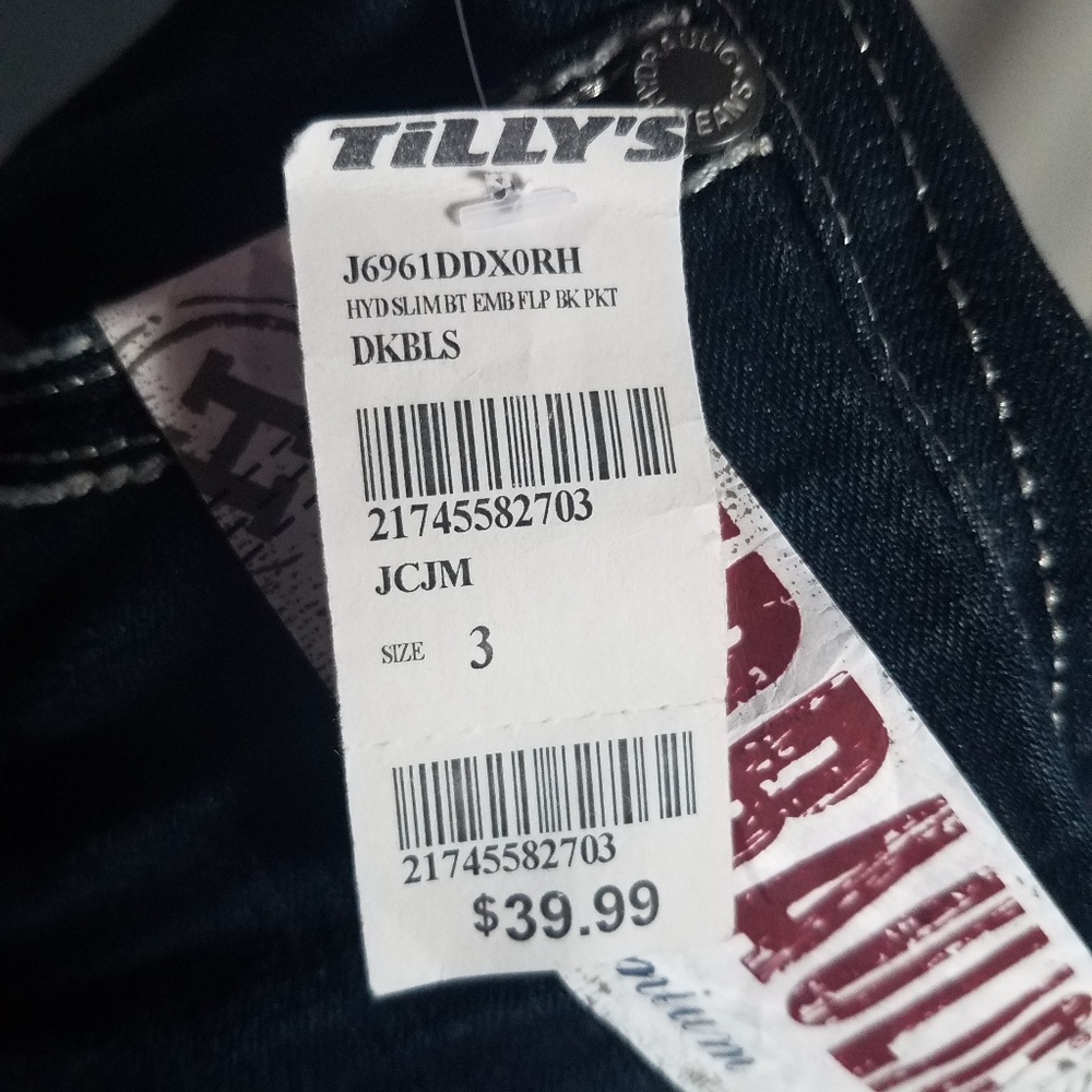 Slim Fit Dark Blue Jean's with Embelished Pockets - Picture 3 of 3